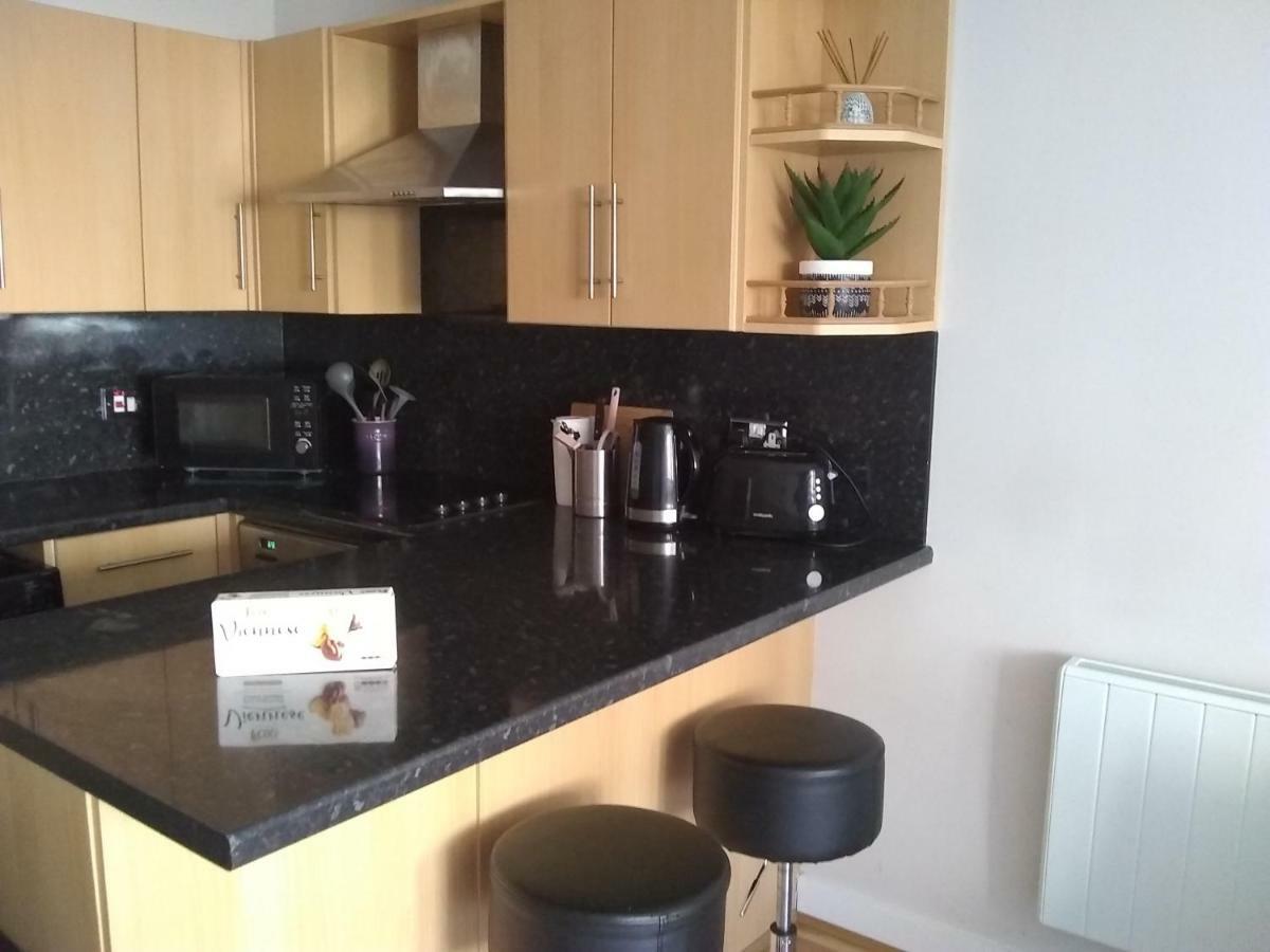 Great 2 Bedroom Apt By The Beach And Town Brighton Bagian luar foto